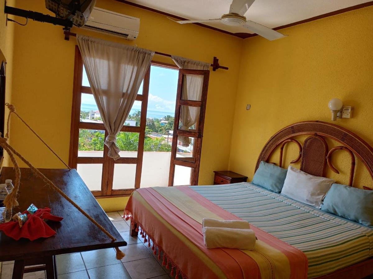 Hotel Casa Juanita Пуэрто-Эскондидо Экстерьер фото