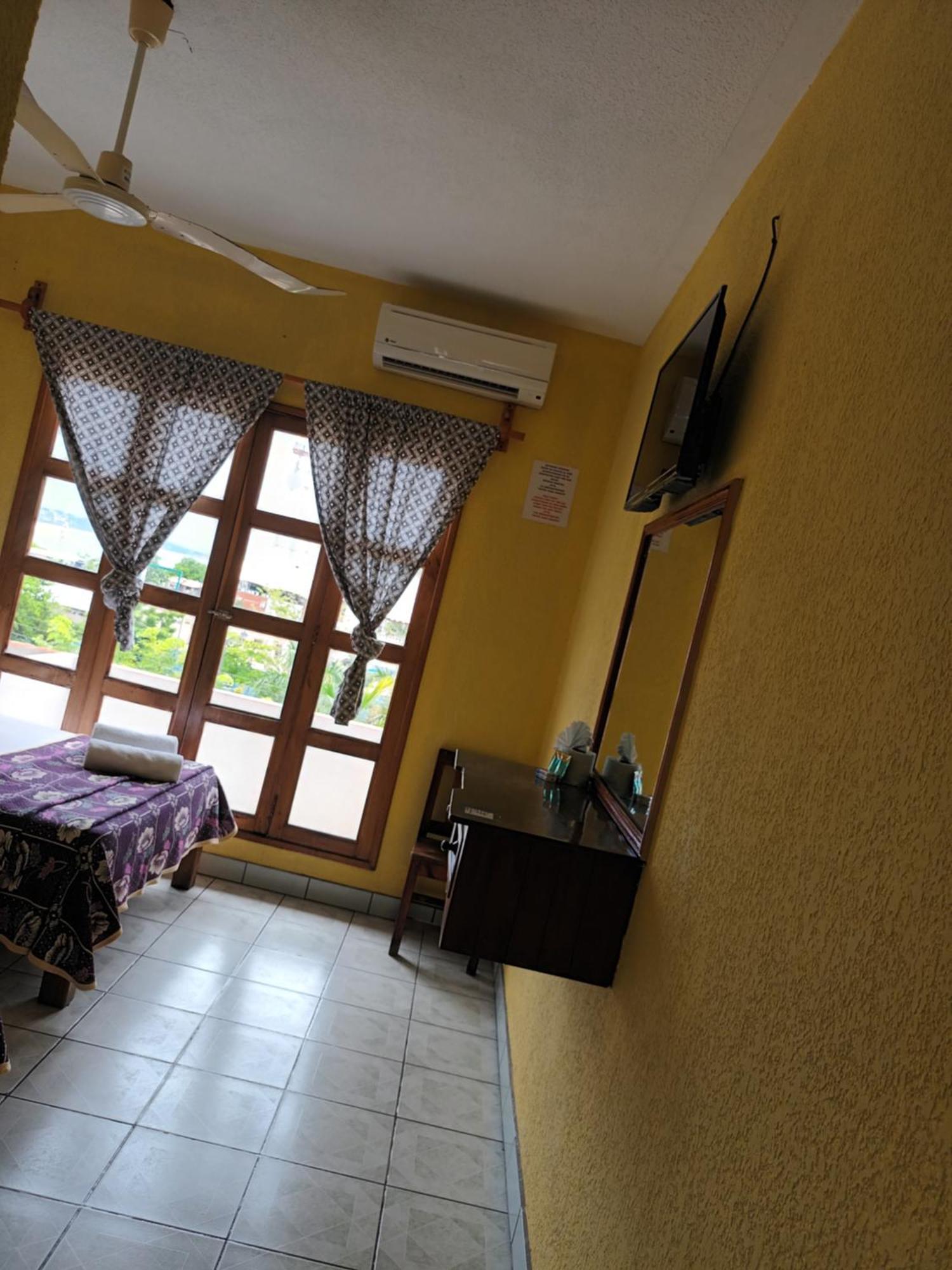 Hotel Casa Juanita Пуэрто-Эскондидо Экстерьер фото